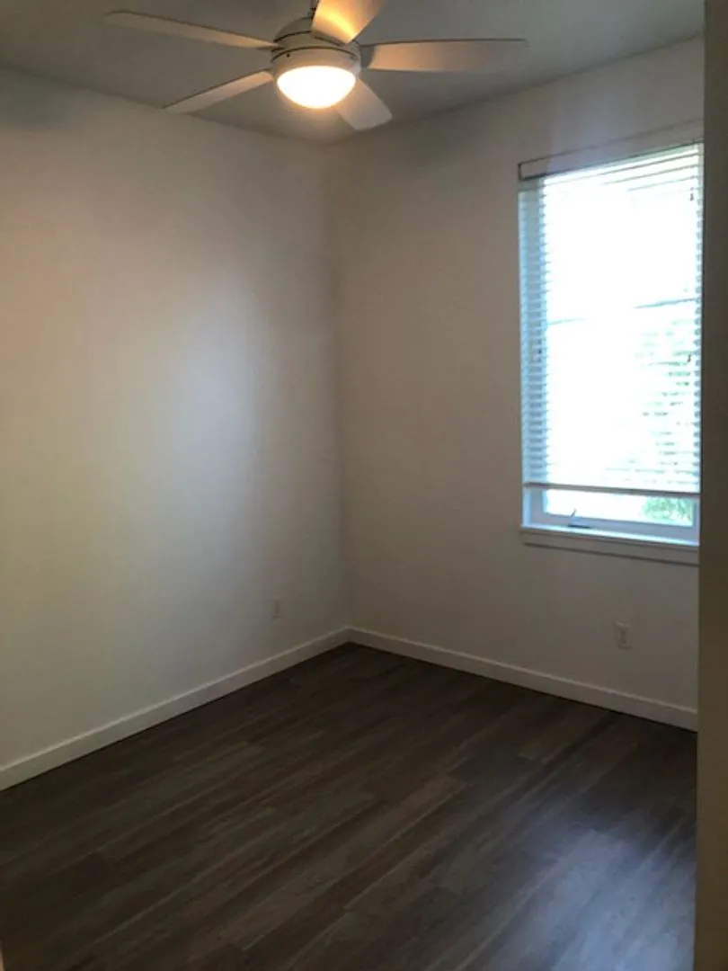 1 Month Free Rent! $0 Deposit W/ Approved Credit — Photo 3