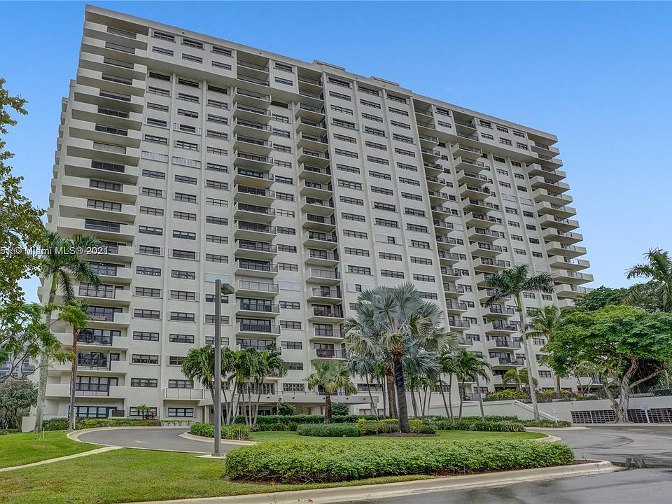 1st image of 3200 Port Royale Dr APT 504
