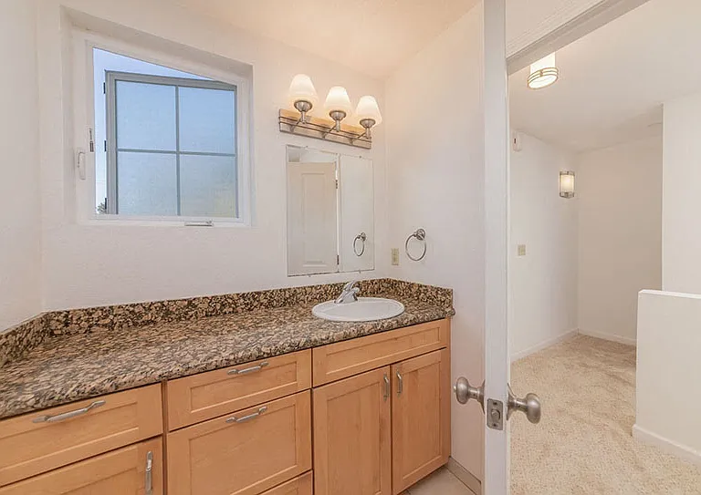 THE CLAY STREET RESIDENCES — Photo 18