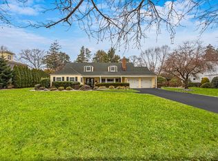 19 Osborne Rd, Garden City, NY 11530