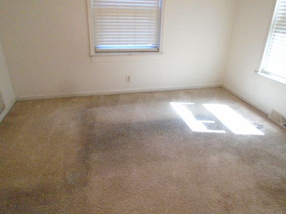 4th image of 14240 S Green Bay Ave
