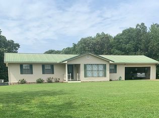 640 Spring Dr, Camden, TN 38320