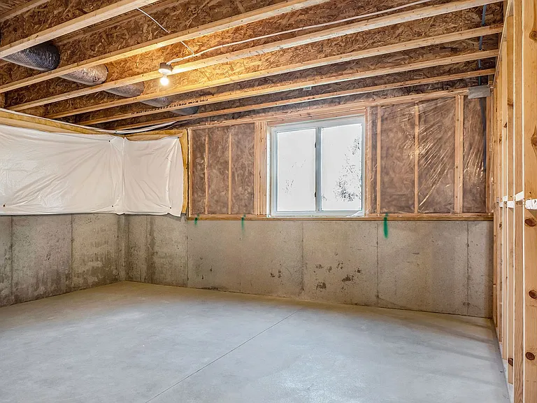 1597 Carolyn Dr — Photo 20