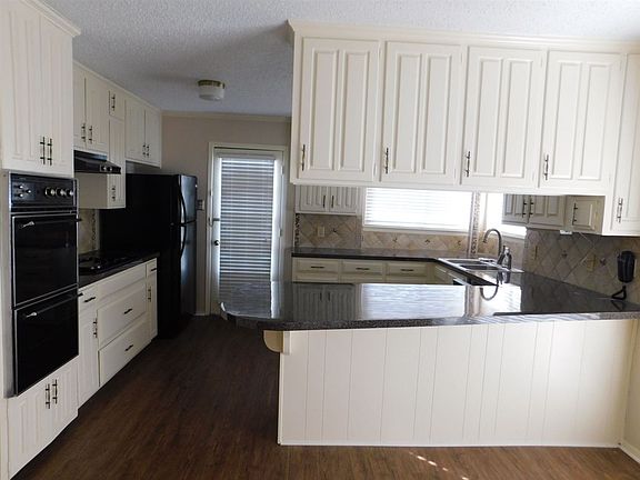 4th image of 9571 Brookhollow Dr