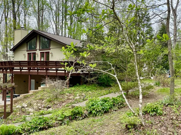 1073 Crane Ct, Kingston Springs, TN 37082