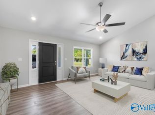 810 Vaughn Bridge Rd, Hartselle, AL 35640