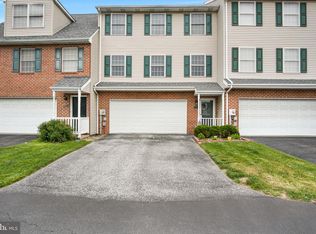 126 Country Ridge Dr, Red Lion, PA 17356