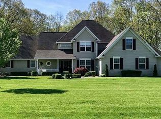 16440 Forest View Dr, Charleston, IL 61920