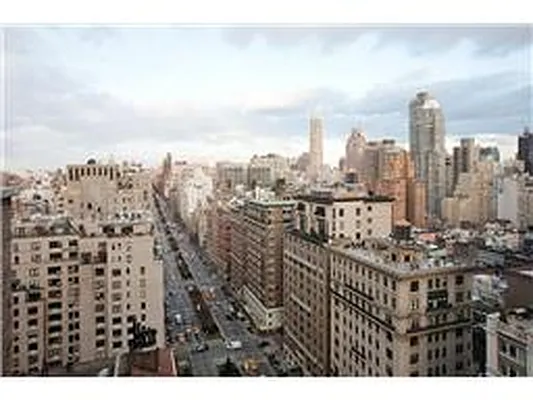 Rented by Douglas Elliman | media 16