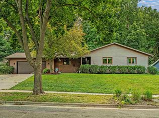 521 Muir Dr, Madison, WI 53704
