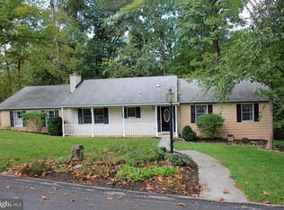 211 Tall Oak Dr, New Cumberland, PA 17070