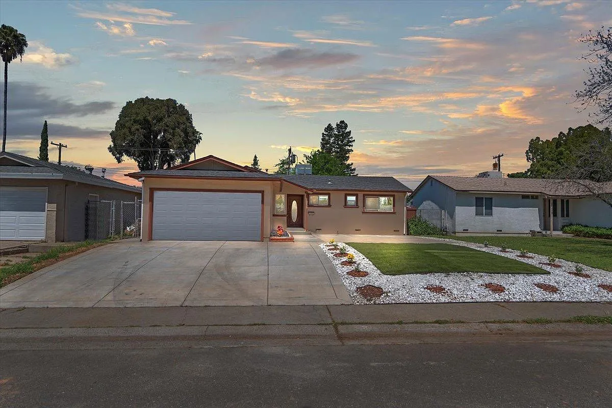 10455 Abbottford Way photo 1