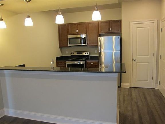5th image of 2725 Independence St Unit 203