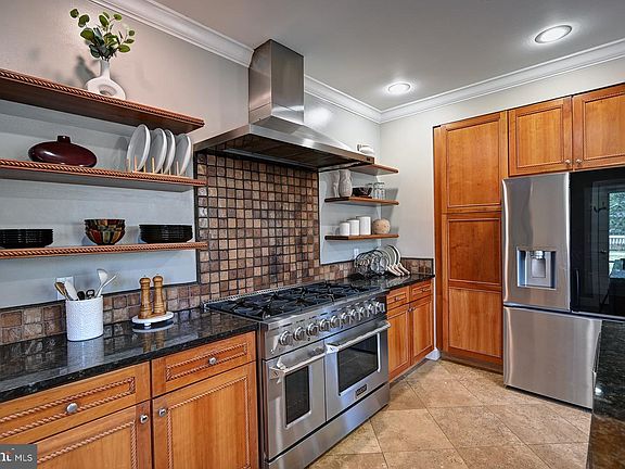 3rd image of 31765 Hickory Manor Rd