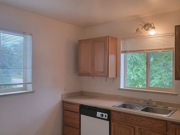 2nd image of 2100 S Grant St #10433462