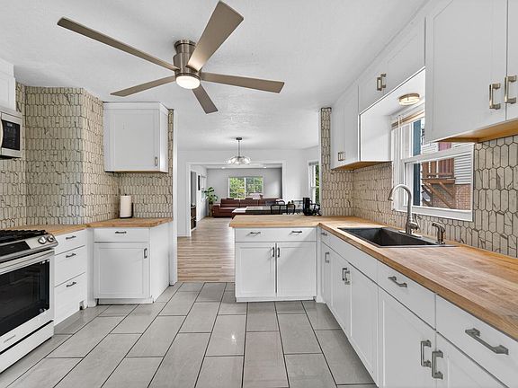 3rd image of 4821 W Hampton AVENUE