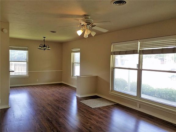 2nd image of 2404 Hartline Dr