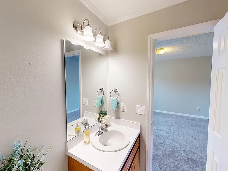 115 Stoneview Cir — Photo 15