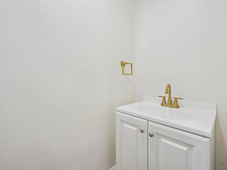 1623 S Lindenwood St — Photo 14