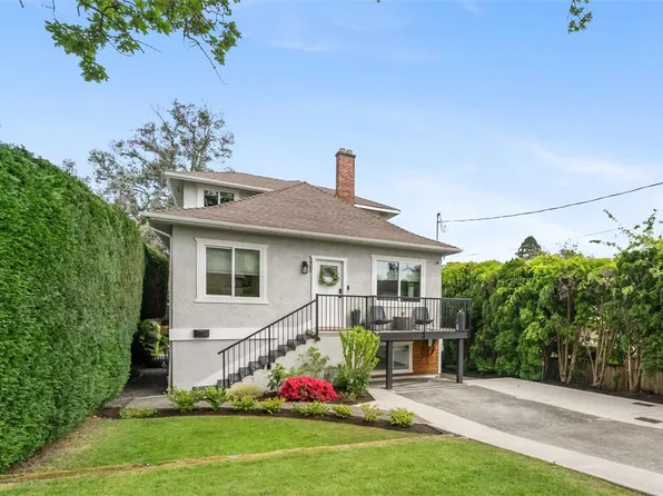 1360 McNair St, Victoria, BC V8T 2S3