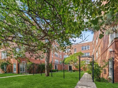 2434 W Farragut Ave APT 3B, Chicago, IL, 60625