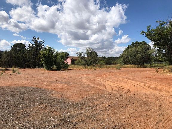 4th image of 135A Grasshopper Ln