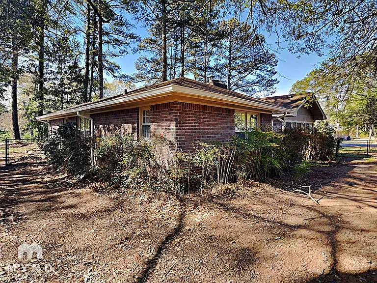 1290 Maple St SE — Photo 18