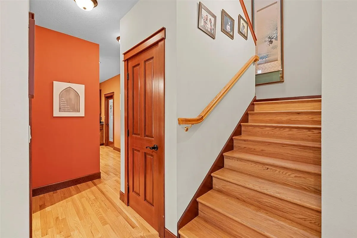 595, ID # 69 Greenmoor Dr - 1 — Photo 4