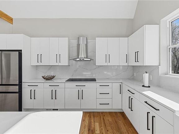 3rd image of 270 Brayton Rd