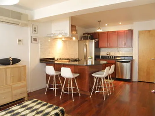 Sold by Vespa Properties Group | media 23