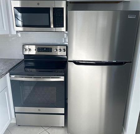 2nd image of 162 Camden G #G