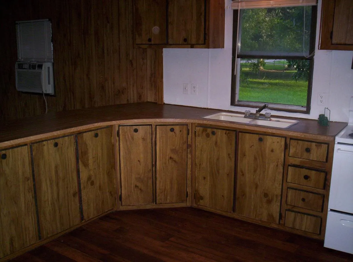 547 Creekside Drive — Photo 3