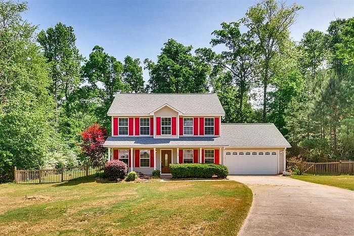 1st image of 744 Trickle Ln
