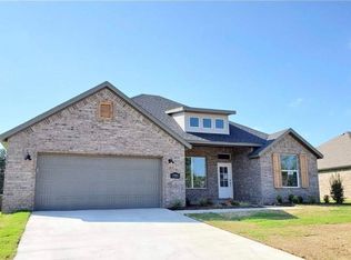 7753 Phoenix Ave, Springdale, AR 72762