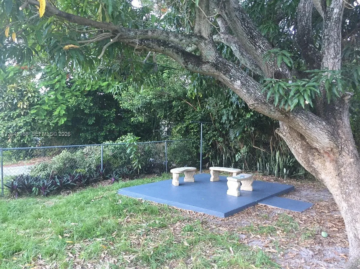 Beach Park Sub — Photo 4