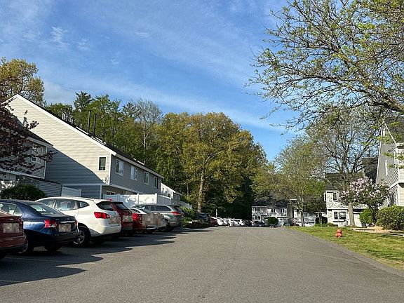 5th image of 42 N Meadow Pond Dr #42N