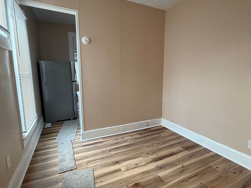 1st image of 419 E North St