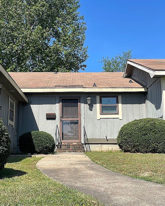 1st image of 106 Stonehedge Dr