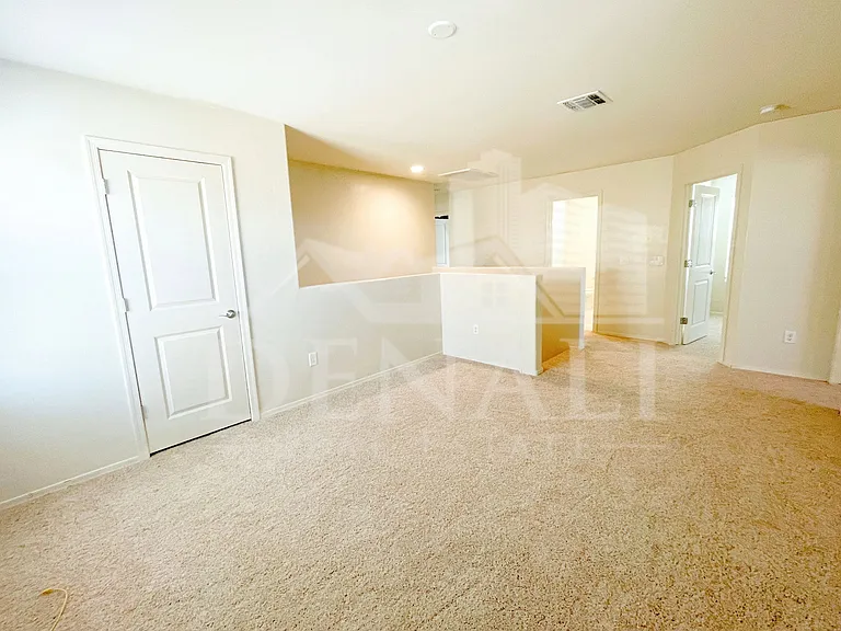 866 E Artesia Pl — Photo 14