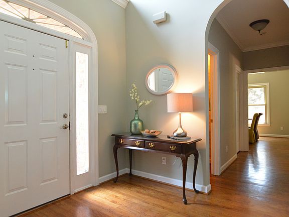 2nd image of 270 Rivermont Cir