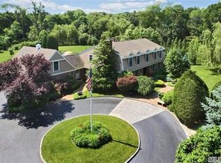 25 Glenby Ln, Glen Head, NY 11545