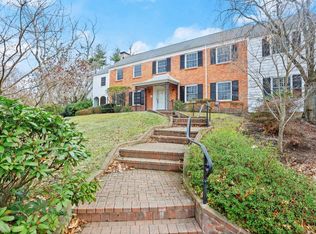23 Oak St, Greenwich, CT 06831