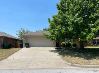 9128 Christopher Cir, Fort Worth, TX 76140
