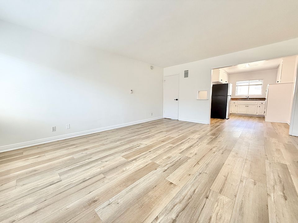 1st image of 1541 N Formosa Ave APT 18