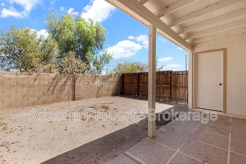 2 bed, 1.0 bath, 850 sqft, $1,249 — Photo 4
