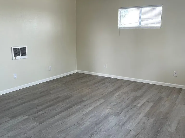 380 Lake Blvd — Photo 4