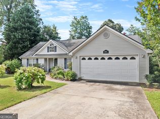561 Stonebrook Trl, Cleveland, GA 30528