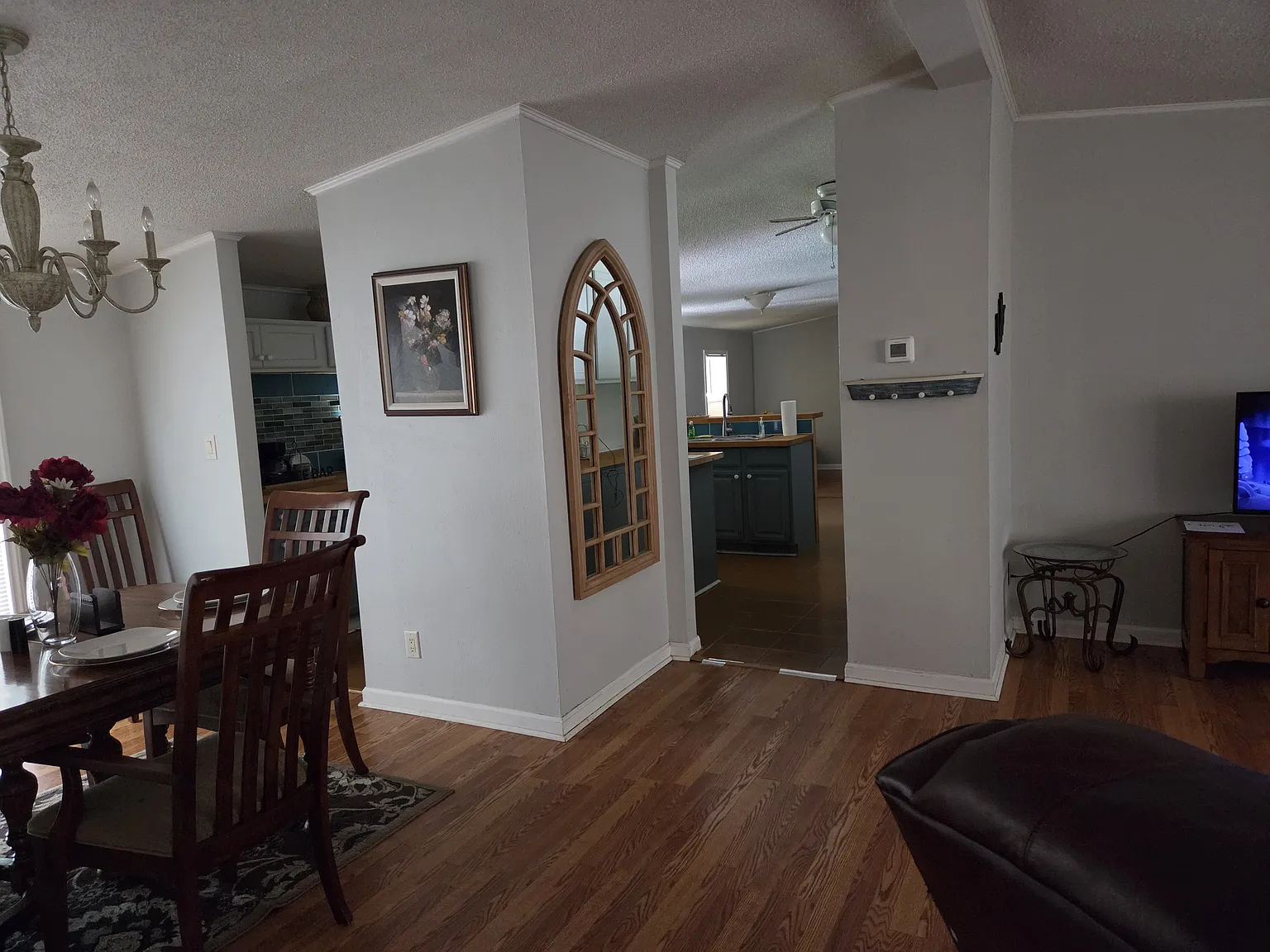 3 bed, 1552 sqft, $2,400 — Photo 3