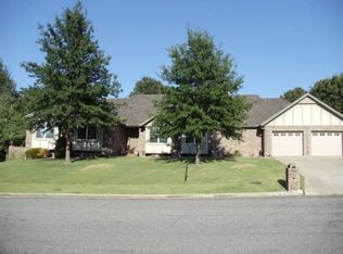 225 S Edgewood St, Joplin, MO 64801