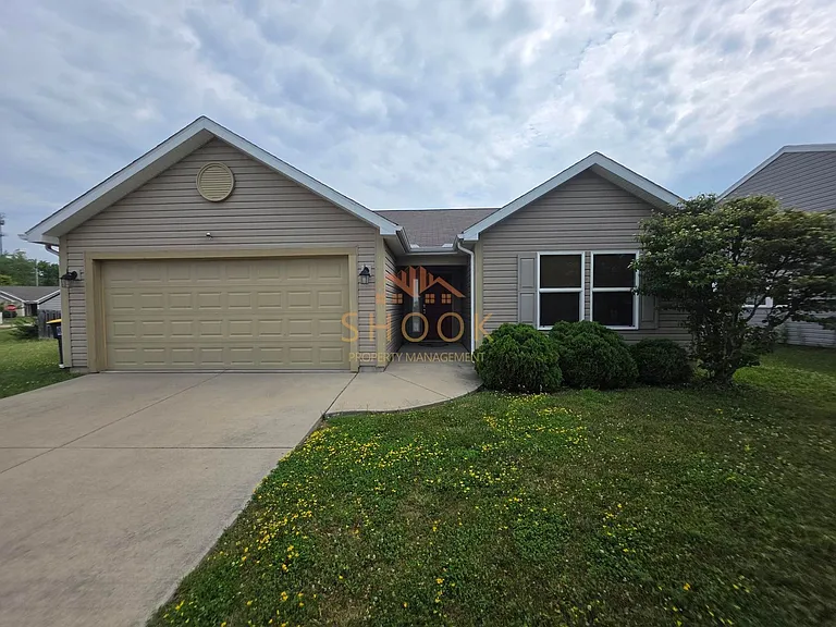 2427 Maxwell Dr — Photo 1